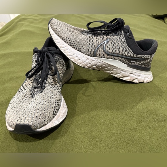 Nike React Infinity Run Flyknit 3 Gray Athletic Running Shoes, Black trim, GUC - Picture 1 of 11